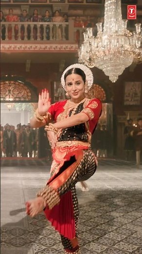 Vidya Balan's Iconic Dance on Ami Je Tomar 3.0😍 | Bhool Bhulaiyaa 3 | Shreya Ghoshal