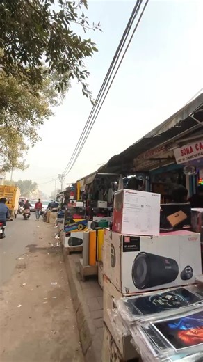 Shahrukh on Instagram: "Kashmiri Gate car accessories market Delhi #caraccesories #carmodification #carmodified #carmarket #saifivlogs"