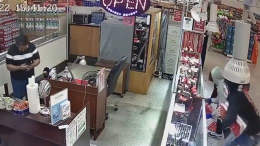 League City, Pearland authorities investigating smash and grabs at jewelry kiosks in grocery stores