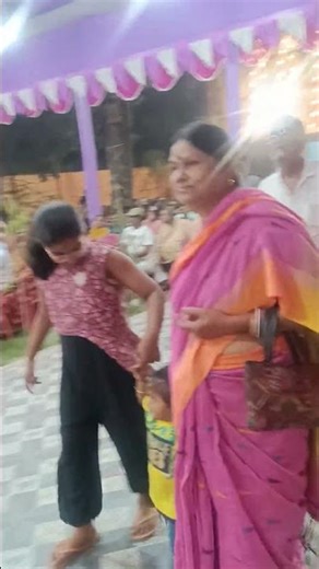 নাচতে নাচতে ঢুকে পড়ল #youtubeshorts #cutebaby