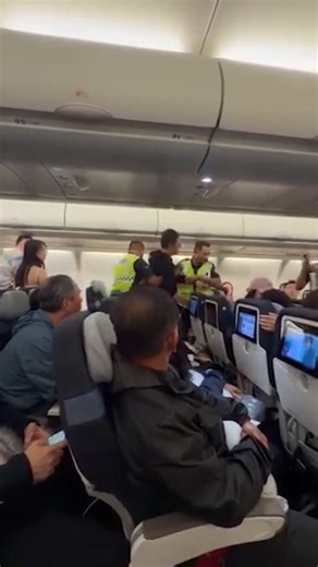Passenger kicked off plane for ‘groping’ flight attendant