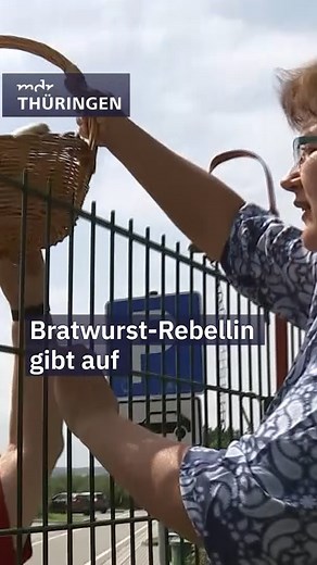 621K views · 2.6K reactions | Der Rost bleibt aus: Nach jahrelangem Rechtsstreit hat die Thüringer "Bratwurstrebellin" offenbar aufgegeben. Nun steht die Autobahnraststätte, die keine sein darf, am A9-Parkplatz Rodaborn für viel Geld zum Verkauf. #bratwurst #autobahn #raststätte #thüringen #grillen #a9 #bratwurstrebellin #rodaborn | MDR Thüringen | Facebook