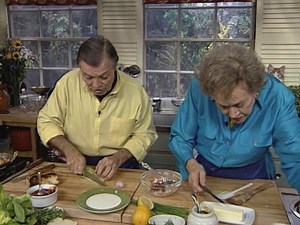 SUNDAY DEMO: Summertime in New England means it’s lobster season! 🦞 In this video, Jacques shows Julia lobster rolls done two ways, cold and hot. How do you like your lobster rolls? Give these two versions a try and tell us what you think! | Jacques Pépin Foundation
