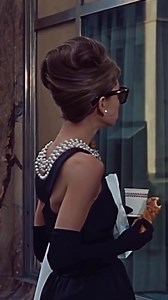 A breakthrough came with Broadway, where she starred in Gigi, capturing the notice of audiences and critics alike. Soon after, Roman Holiday transformed her into a global icon. Audrey, once the shy girl who danced to survive, now charmed millions with a smile that held both joy and sorrow. She won an Academy Award for her performance, but more importantly, she won hearts by simply being herself—elegant, vulnerable, and real. #AudreyHepburn #MelFerrer #GregoryPeck #KatharineHepburn #MarilynMonroe