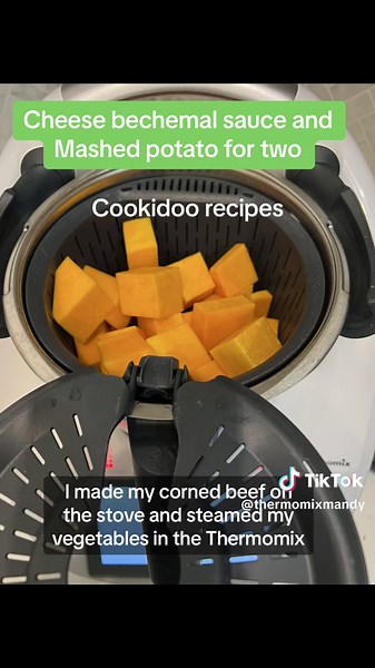 You dont have to use your Thermomix for the entire meal. You can use the varoma to steam corned beef, i prefer to make mine on the stove still. I use my Thermomix to steam my veggies, make mashed potato and cheese bechemal sauce. What part of a meal do you make most in your Thermomix? Id say for me its steamed veggies, mashed potato or bechemal. #thermomixmandy #mandysmixers #thermomixconsultantaustralia #Thermomix #cookidoo® #recipes #thermomixtips
