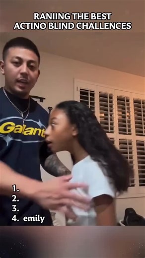 Php_cr7 on Instagram: "日本利用压电瓷砖将人们的脚步转化为电能。 这些瓷砖能够捕捉你脚步产生的动能。 当你行走时，你的体重和动作会对瓷砖产生压力。 瓷砖会轻微弯曲，产生机械应力。 瓷砖内部的压电材料会将这种应力转化为电能。 每一步都会产生少量电荷，数百万步加在一起，就能产生足够的电力来驱动 LED 灯、数字显示屏和传感器。 在像涩谷车站这样人流密集的地方，每天大约 240 万步都在为这个系统做贡献。 这些电力可以储存起来或立即使用，从而减少对传统能源的依赖，并支持可持续的城市基础设施。 这种方法把日常的动作转化为实用的可再生能源。 #日本 #知识 #事实 #你知道吗 #推荐 科技 创新 历史 技术 实验 热门"