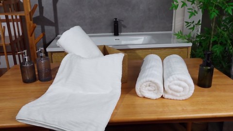 Pack Microfiber Bath Towels Bulk 27'' x 60'' Oversized Size Bath Towel Highly Absorbent Extra Large Soft Drying for Shower Beach Winter Salon Sport Gym Party(Stripe,White,16)