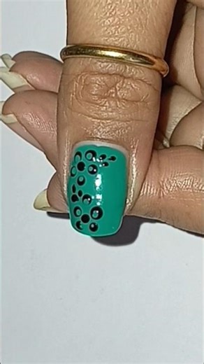 Trendy Bubble Nail Art 💚 | Easy Dot Design Tutorial #Shorts