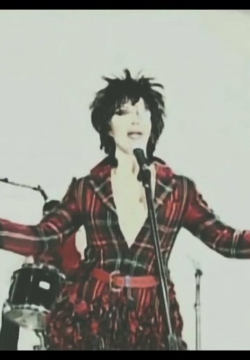 You Spin Me Round - Pete Burns Live in Japan