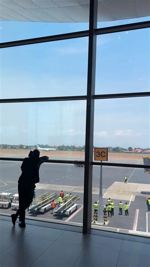 682K views · 10K reactions | Air Sierra Leone flight to London just landed | SL News Blog | Facebook