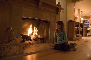 Comment éteindre un feu de cheminée ?