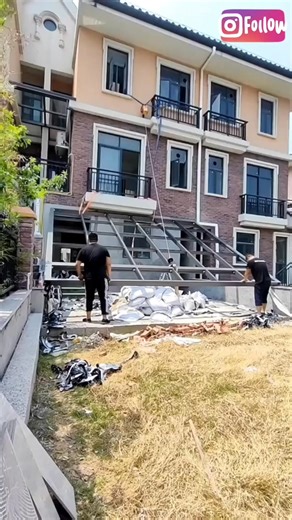 Sunroom laying process — Workers carefully install the base, frame, and glass panels to build a bright and relaxing sunroom. ☀️🏠.. .. #Sunroom #HomeConstruction #ModernDesign #HomeImprovement #GlassRoom #InteriorDesign #BuildingProcess #Architecture #DreamHome #Renovation | BrainBuzz TV