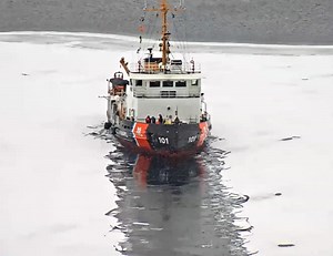 Timelapse of the US Coast Guard Cutter, Katmai Bay, getting underway near the Soo Locks this morning (1/27). Ice coverage has now approached 25% in the Great Lakes, so this vessel may be putting in work over the next month or two. Video coverage courtesy of StreamTimeLive: https://www.youtube.com/@StreamTimeLive | Great Lakes Weather & Climate
