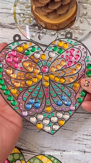 Let’s craft a suncatcher with gems #dollarama #dollaramafinds #diyprojects #suncatchers #gemcraft