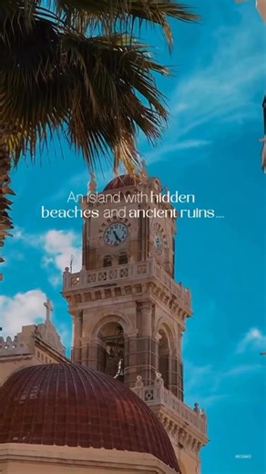 When to visit Crete in 2026? Here's your month-by-month guide 🇬🇷 🌸 Spring (April-May) brings wildflowers carpeting the countryside and perfect hiking weather (18-24°C). The gorges are lush, beaches are empty, and hotel prices are 30-40% lower than summer. This is peak time for exploring ancient Knossos without the crowds or tackling the Samaria Gorge before the heat hits. 💰 Budget-friendly & peaceful ☀️ Summer (June-August) is classic Crete: endless sunshine, warm seas (24-26°C), and every b