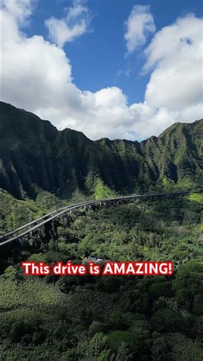 Highway 61 Oahu: Driving Through the Majestic Dark Green Mountains 🚗⛰️