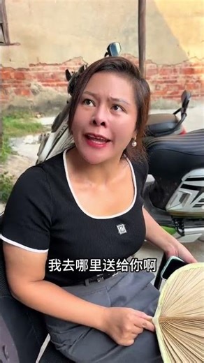 Crazy Cat's Impromptu Dance Battle in the Kitchen