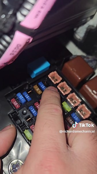 Brand new Toyota Landcruiser 79 series in for a diagnostic of crank but no start condition. This vehicle came from another workshop due to the vehicle having a full fitout of upgrades after the fitout was completed the vehicle did not start and got towed. Always checking the basic first saves a lot of time for diagnosing, just as simple as a missing fuse caused this vehicle to not start. #toyota #landcruiser #79 #missingfuse #sydneymechanic #mechanicsoftiktok #carmechanic #carsoftiktok #automoti