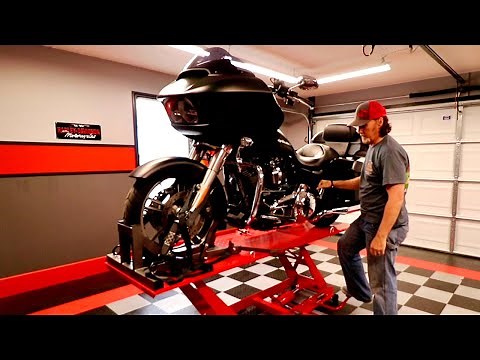 Rear Brake Pad Replacement 2015 Harley Davidson RG (Non ABS)