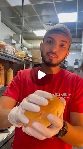 Le WhyNot on Instagram: "Un burger italien de Porte d’Italie 🇮🇹 Avec un pain burger maison 🍔 #restaurantparis #restauranthalalparis #hamburger #burger #humour #cuisineitalienne #faitmaison #kremlinbicetre #valdemarne"