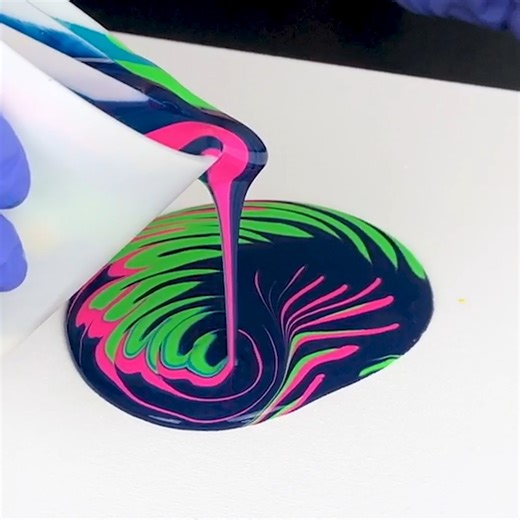 Split cups do a fantastic job of keeping your acrylic pour colors separate, which was great with these bright colors :) | Mixed Media Girl