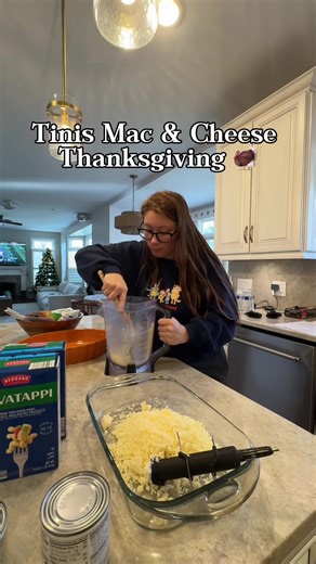 As a twin mom myself my heart breaks for her ❤️ #tinismacncheese #tinismacandcheese #tinimacandcheeserecipe #macandcheese #thanksgiving