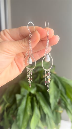 ᴀʟᴏʜᴀ sʜᴇʟʟᴇʀʏ | ʜᴀɴᴅᴍᴀᴅᴇ ᴊᴇᴡᴇʟʀʏ on Instagram: "Working on a new tourmaline and cone shell earring collection - what do we think? 🥰 #handmade #jewelry #wirewrapping #shell #shelljewelry"