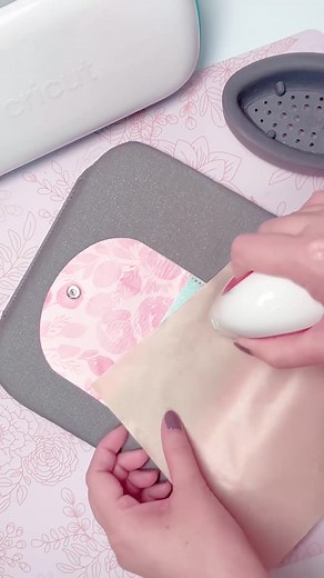 Cricut Joy: Cutting Faux Leather for Wallets