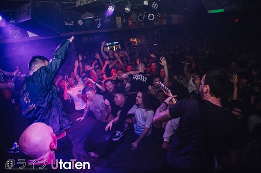 ライブでのダイブやモッシュって何？初心者のためのマナーとやり方を紹介！