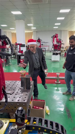 Industrial Robots in Factories: Six-Axis Automation