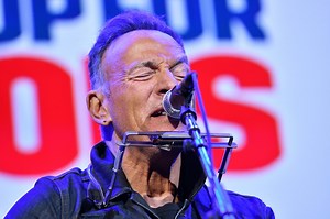 Bruce Springsteen Invites Fans to Write Him a Letter in Honor of New Album 'Letter To You'