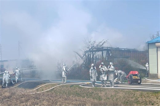 【動画あり】新発田市黒岩で住宅火災、1人の遺体発見　住人と連絡取れず | 新潟日報