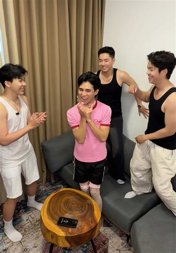 quây quần sum họp cùng các nam nhân này vk @Ngọc Minh @Thanh Trúc (Bamboru) 🐼 @THINHBUI @minhkhoa2403 #gioilee #ckbibot #NguacungWonjin #SamTetBaoVui #tiktokgiaitri