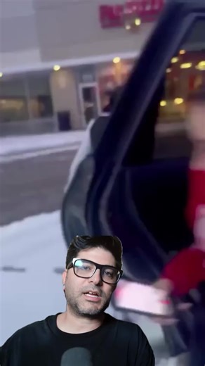 The girl approached by five individuals while working at a pan pizza Co. in New York #NewYork #PanPizzaCo. #FYP