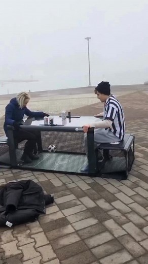 93K views · 6.6K reactions | ⚽ Un nuevo juego que mezcla fútbol y ping pong bajo una mesa transparente  Perfecto para bares, torneos y espacios recreativos. #emprender #innovacion #ideasdenegocio #tendencias #negocios | Finanzas 3.0 | Facebook