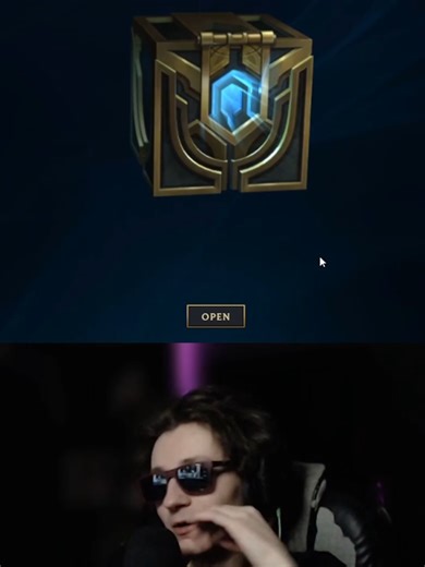 Unboxing League of Legends Merchandise