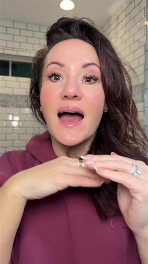 Dr. Melaxin’s 3-Part Neck Tightening System is a targeted anti-aging solution designed to visibly reduce neck wrinkles, improve firmness, and lift sagging skin for a smoother, tighter appearance. This advanced neck care system helps restore youthful elasticity and definition, leaving your neck looking younger, firmer, and more refreshed. @Dr.Melaxin Global #tiktokshopcreatorpicks #newyearnewme #tiktokshopjumpstartsales #drmelaxin #necktox