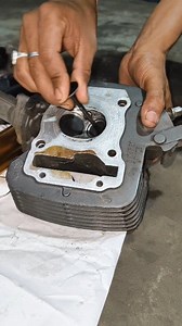 170K views · 1.9K reactions | How To Check Motorcycle Engine Head Valve Competion #automobile #mechanic #trending #shorts | Top Service | Facebook