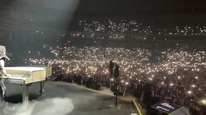 Eric singing Beth at the Tokyo Dome Filmed by Gene | Fans of Eric Singer
