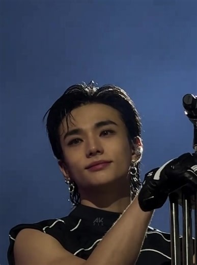 'Cause every time I'm starin' at your face.. I swear to God I forget my own name #hyunjin #straykids #stay #skz #typ