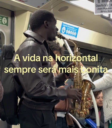 Vídeo de nathalia (@nathaaliarezeende) relacionado a horizontal