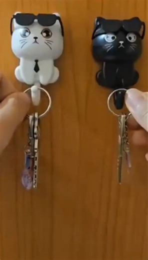 😎 Purr-fect Storage Solution: Adorable Cartoon Cat Coat Hook 🐱