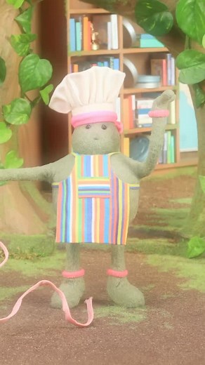 We promise this is our last call to action asking you to sign up for Chefs fan cwub if you haven’t yet already (link in bio)!!! The team is getting ready to turn the tiny cameras back on in Chefs tree stump home because you all have SAVED TINY CHEF!!!! The outpouring of love messages fan art and donations have truly meant the world to the team. We are excited to get back to work and capture Chefs next journey!!! From the blottum of or heawts, fank yew. 💚💚💚💚 | The Tiny Chef Show