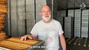 2.8K views · 89 reactions |  Découvrez Le Rucher de l’Ill, une exploitation illkirchoise, familiale et authentique. Les Illkirchois Nicole et Roland Saenger sont apiculteurs et producteurs depuis 1976. Leur fils Maxime s’est joint à eux depuis une dizaine d’années. Pour l’heure, l’exploitation familiale est composée de 600 ruches réparties sur une trentaine d’emplacements dans toute l’Alsace. | Ville d'Illkirch-Graffenstaden | Facebook
