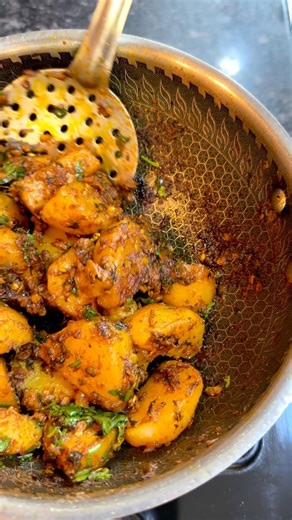 Lehsuni masala aloo recipe🌿 #aloo #aloofry #aloosabji