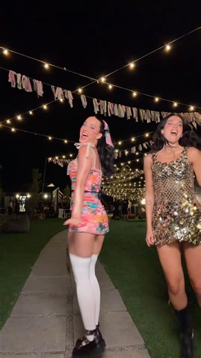 Ending Eurosummer 2026 right doing the Watch It Burn hop with my sis ‪@dualipa‬ ♥️🇽🇰