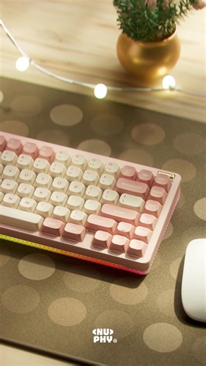 NuPhy® | Mechanical Keyboards on Instagram: "Halo75 V2 ｜Soft as holiday cake. 🍰🎄 Every keystroke melts under your fingers—light, cushioned, and perfectly bouncy. Halo75 V2 brings a touch of sweet magic to your desk. The perfect treat to wrap up the year. ✨ #desksetup #merrychristmas🎄 #nuphy #keyboard #nuphyhalo75v2 #xmas2025 #mechanicalkeyboard"