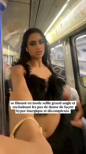 Qui est « Tube Girl », cette influenceuse qu’on voit danser dans tous les métros et qui s’est frayée une place jusqu’aux défilés les plus convoités de la Fashion Week ? #TubeGirl #SabrinaBahsoon #Tiktoktrend #Fashiontiktok #Grazia | Grazia France