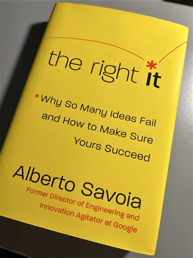 Pretotipar es probar ideas rápido y económico para saber si realmente valen la pena antes de invertir tiempo y dinero. Esta filosofía fue creada por Alberto Savoia y se trata de validar con datos reales lo que tus clientes harán, no lo que dicen. En este video te muestro por qué ahora con Exponentially esta metodología es más poderosa. Con ayuda de IA ahora podemos pretotipar en minutos. Probar e iterar hasta tener una idea que con datos tengamos una mejor certeza que realmente es buena. 🚀