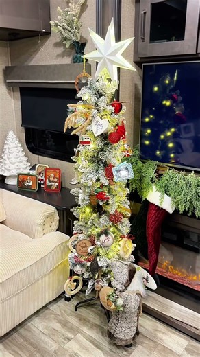 Yes there are dishes hiding in the sink 🫣😆 Here’s a mini tour of our home on wheels! 🥰 We have a